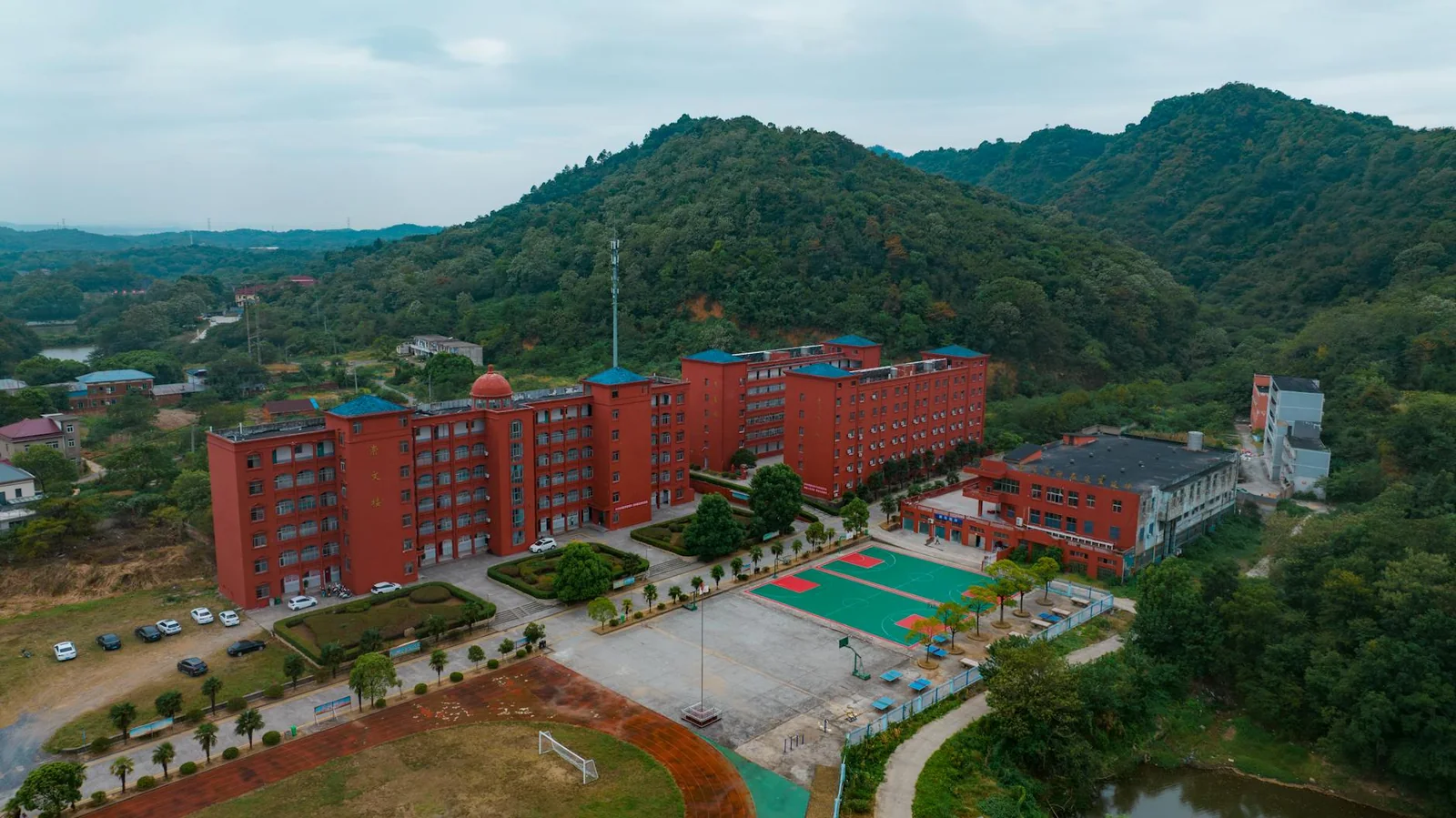 企业信息风险管控与内容合规服务场景